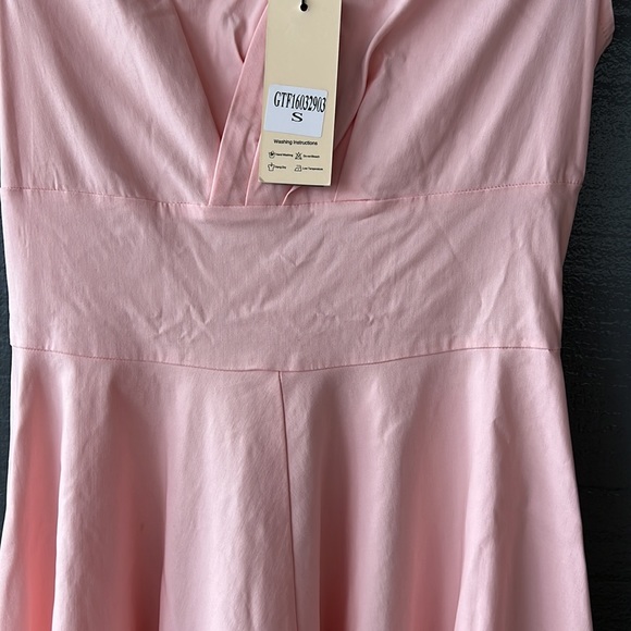 Gown town size small pink dress - stretchable - Picture 6 of 8